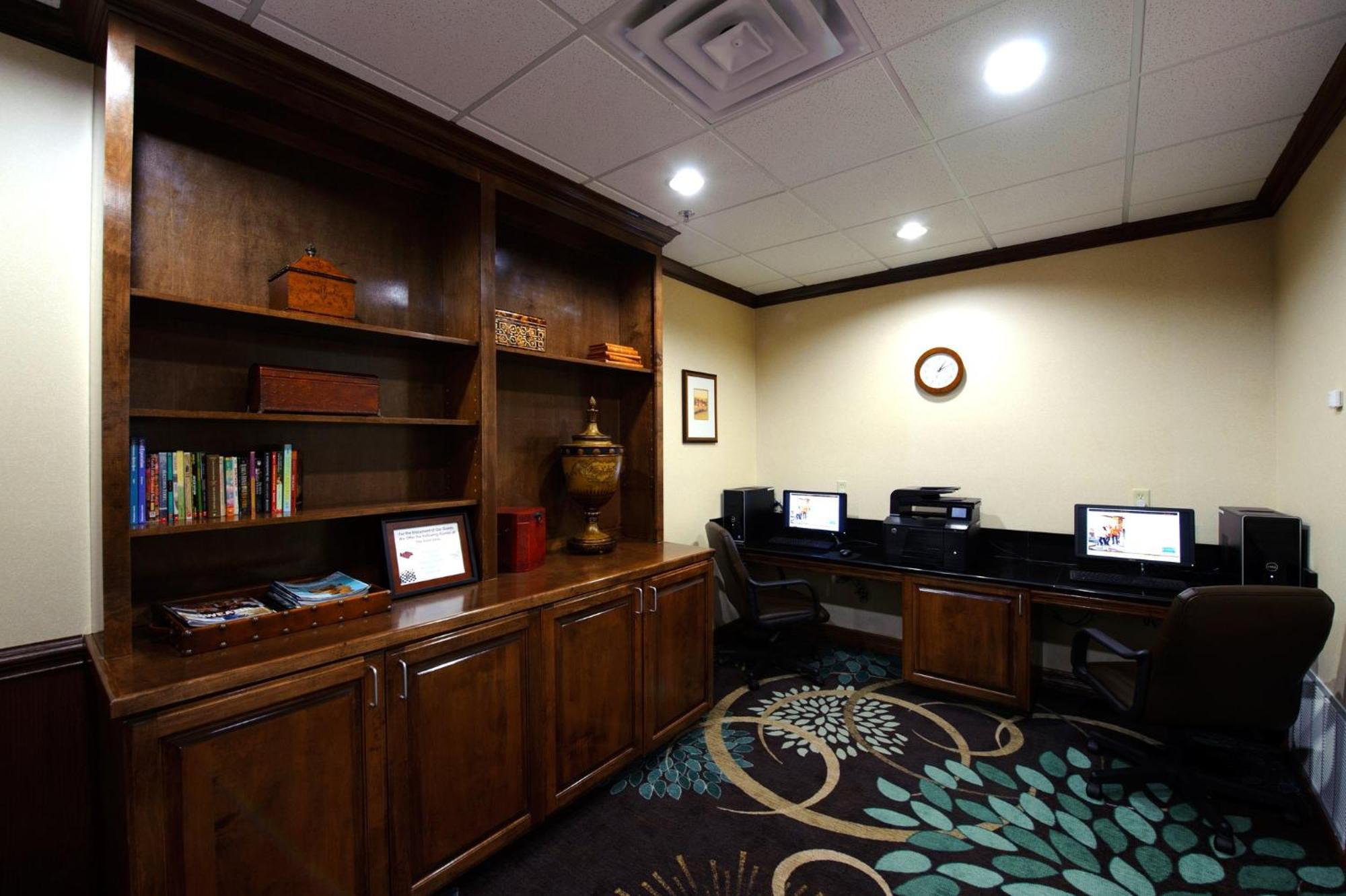 Hotel Staybridge By Ihg 4*